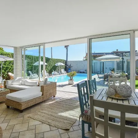 Calambra Holiday home *